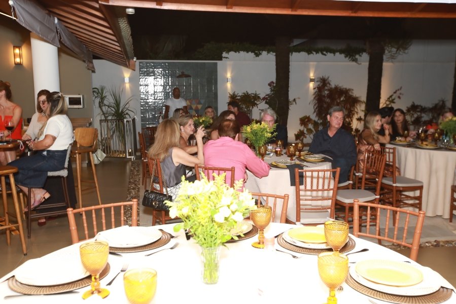 UMA NOITE ESPECIAL – ANIVERSÁRIO DE SUZANA VALENTE - Eloisa Mattos