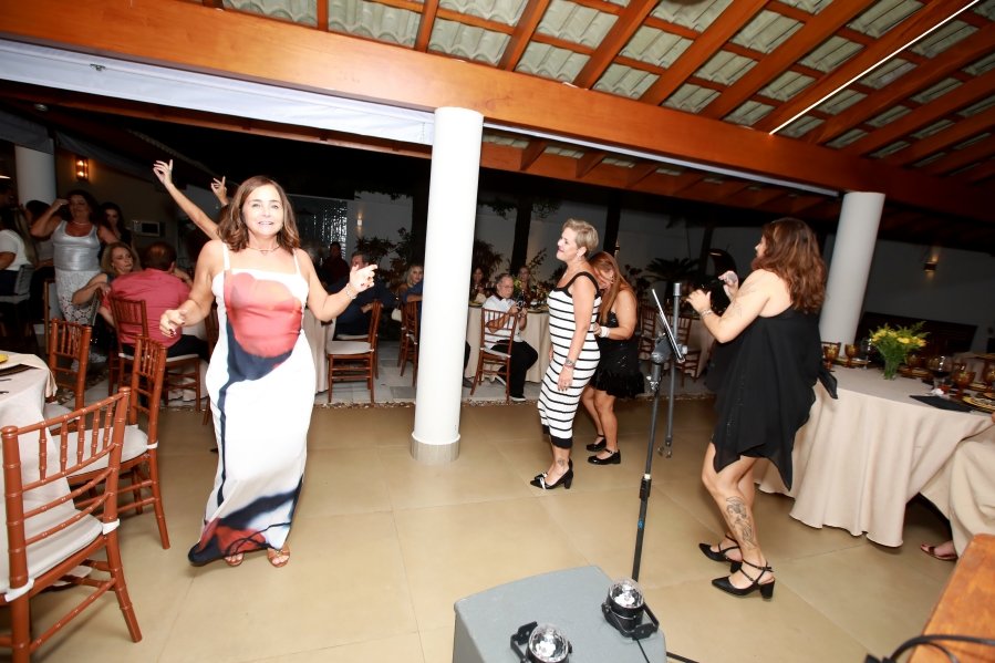 UMA NOITE ESPECIAL – ANIVERSÁRIO DE SUZANA VALENTE - Eloisa Mattos