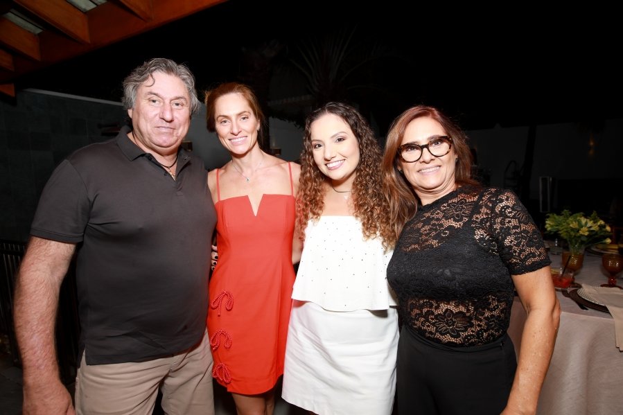 UMA NOITE ESPECIAL – ANIVERSÁRIO DE SUZANA VALENTE - Eloisa Mattos