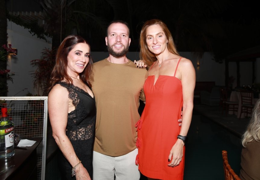 UMA NOITE ESPECIAL – ANIVERSÁRIO DE SUZANA VALENTE - Eloisa Mattos