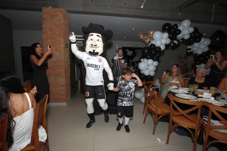 GABRIEL CELEBRA 6 ANOS COM FESTA TEMÁTICA DO SPORT CLUBE CORINTHIANS – BUFFET ALGAZARRA - Eloisa Mattos