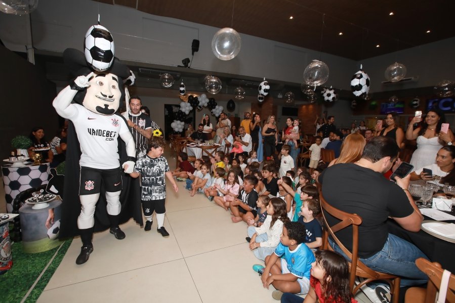 GABRIEL CELEBRA 6 ANOS COM FESTA TEMÁTICA DO SPORT CLUBE CORINTHIANS – BUFFET ALGAZARRA - Eloisa Mattos