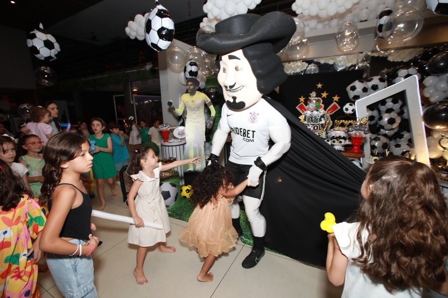 GABRIEL CELEBRA 6 ANOS COM FESTA TEMÁTICA DO SPORT CLUBE CORINTHIANS – BUFFET ALGAZARRA - Eloisa Mattos