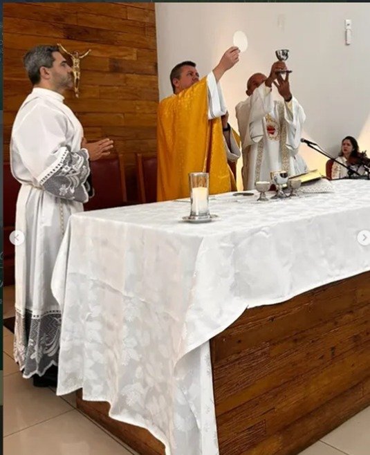 Jardim da Paz realiza missa especial em homenagem às mães presentes e em memória