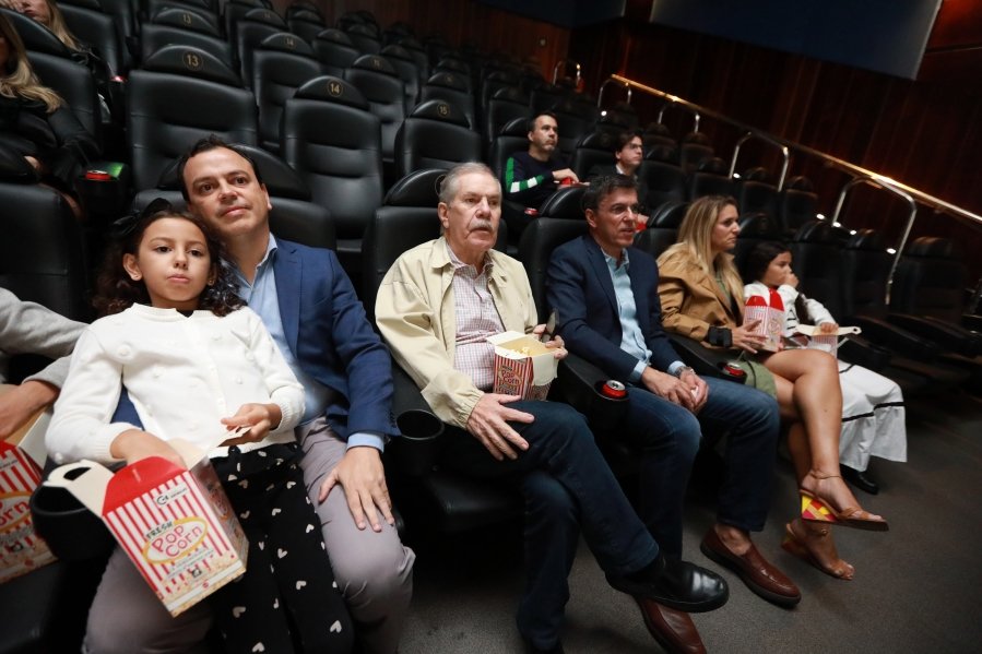 DOCUMENTÁRIO 100 ANOS – SOCIEDADE MEDICINA E CIRURGIA RIO PRETO – CINEMA RPSHOPPING - Eloisa Mattos