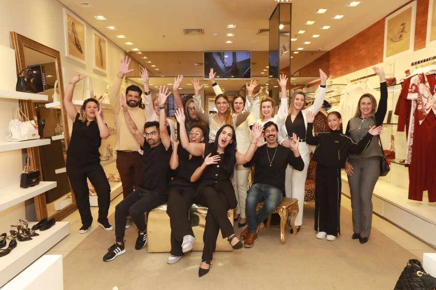 Ana Rocha reúne clientes em elegante coquetel na Carmen Steffens do Riopreto Shopping - Eloisa Mattos