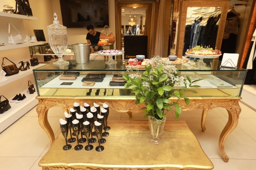 Ana Rocha reúne clientes em elegante coquetel na Carmen Steffens do Riopreto Shopping - Eloisa Mattos