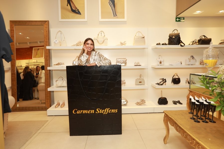 Ana Rocha reúne clientes em elegante coquetel na Carmen Steffens do Riopreto Shopping - Eloisa Mattos