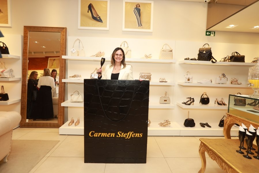 Ana Rocha reúne clientes em elegante coquetel na Carmen Steffens do Riopreto Shopping - Eloisa Mattos