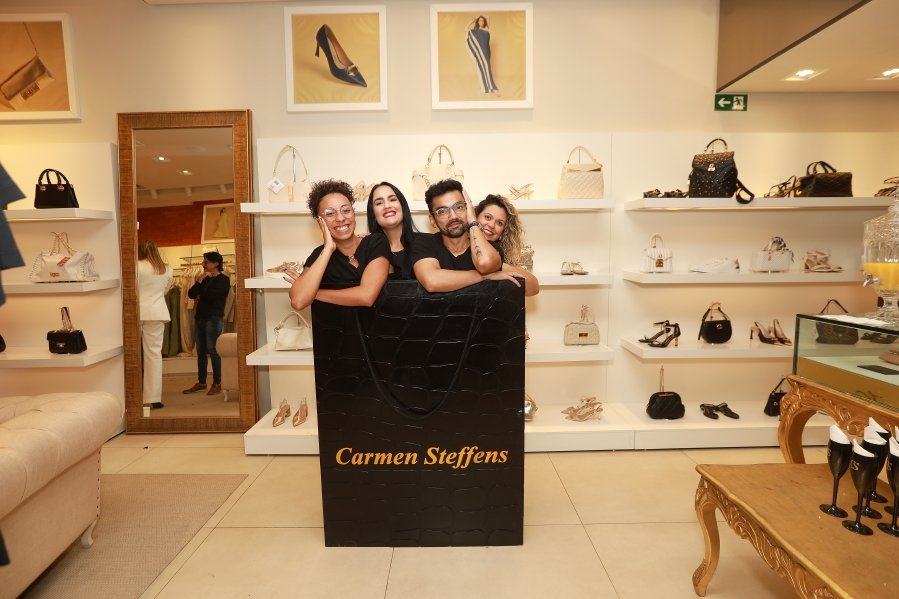Ana Rocha reúne clientes em elegante coquetel na Carmen Steffens do Riopreto Shopping - Eloisa Mattos