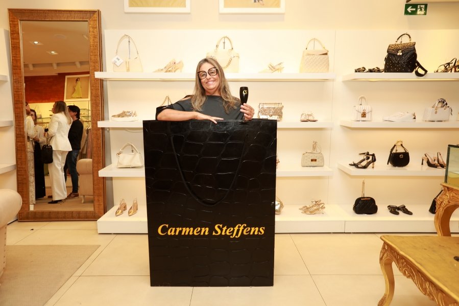 Ana Rocha reúne clientes em elegante coquetel na Carmen Steffens do Riopreto Shopping - Eloisa Mattos