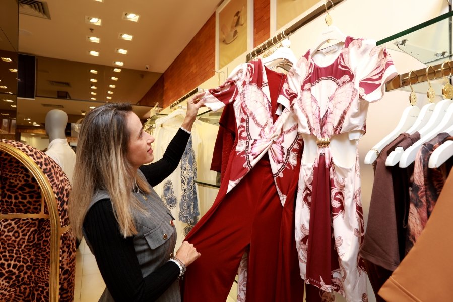 Ana Rocha reúne clientes em elegante coquetel na Carmen Steffens do Riopreto Shopping - Eloisa Mattos