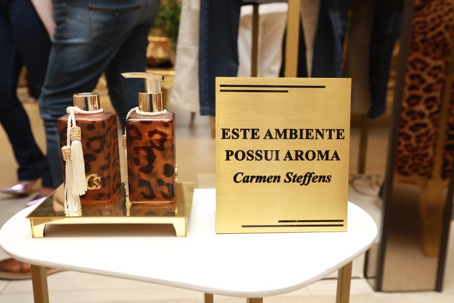 Ana Rocha reúne clientes em elegante coquetel na Carmen Steffens do Riopreto Shopping - Eloisa Mattos