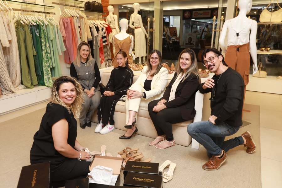 Ana Rocha reúne clientes em elegante coquetel na Carmen Steffens do Riopreto Shopping - Eloisa Mattos