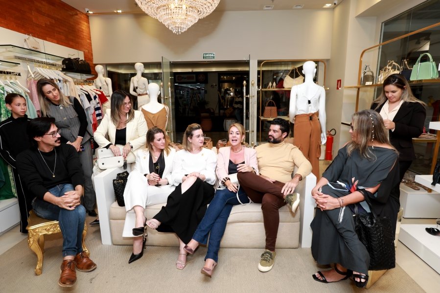 Ana Rocha reúne clientes em elegante coquetel na Carmen Steffens do Riopreto Shopping - Eloisa Mattos
