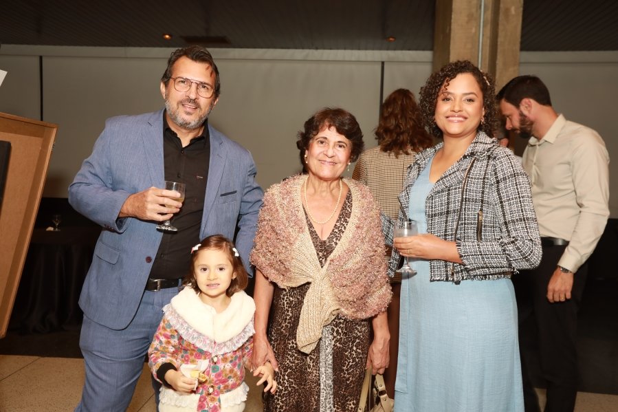 Exposição “A Arte de Curar”, Movimento Ser Tão –  Chega à Sociedade de Medicina e Cirurgia e celebra os 100 anos da instituição - Eloisa Mattos