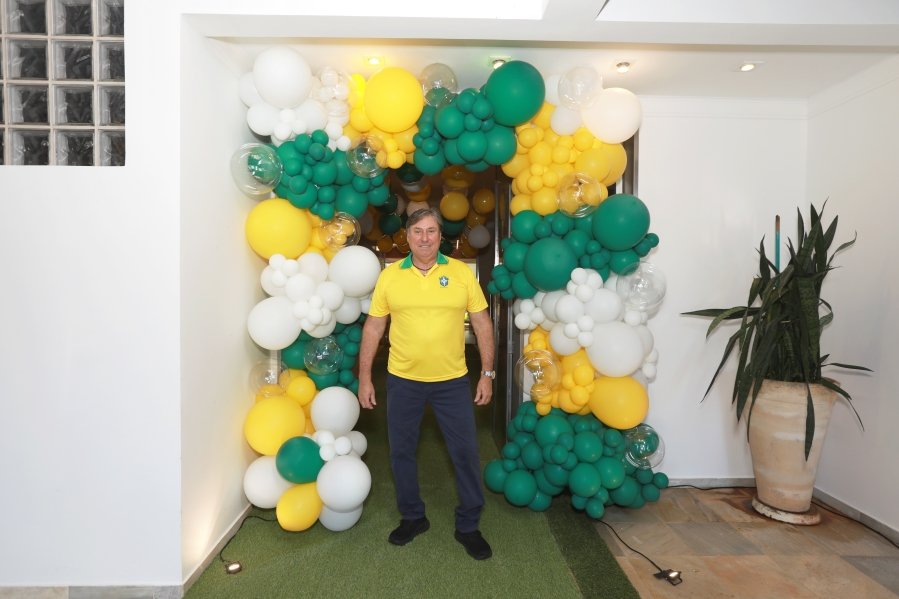 VERDE, AMARELO E MUITA ANIMAÇÃO MARCARAM A COMEMORAÇÃO DOS 66 ANOS DE LUIZ ANTÔNIO CAMPOS. - Eloisa Mattos