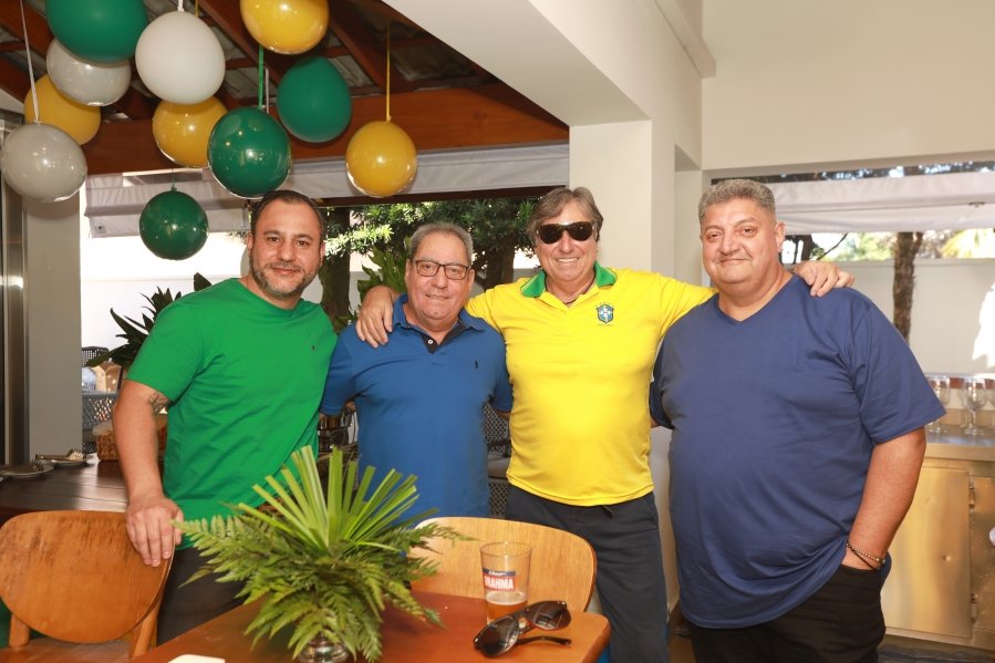 VERDE, AMARELO E MUITA ANIMAÇÃO MARCARAM A COMEMORAÇÃO DOS 66 ANOS DE LUIZ ANTÔNIO CAMPOS. - Eloisa Mattos