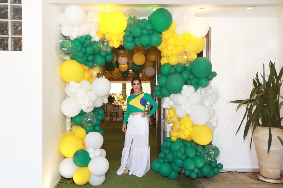 VERDE, AMARELO E MUITA ANIMAÇÃO MARCARAM A COMEMORAÇÃO DOS 66 ANOS DE LUIZ ANTÔNIO CAMPOS. - Eloisa Mattos
