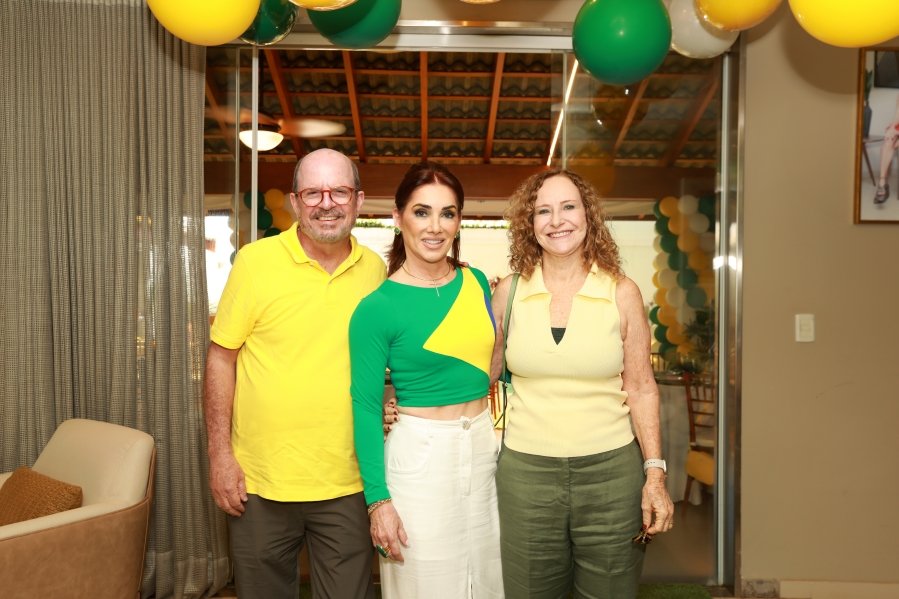 VERDE, AMARELO E MUITA ANIMAÇÃO MARCARAM A COMEMORAÇÃO DOS 66 ANOS DE LUIZ ANTÔNIO CAMPOS. - Eloisa Mattos