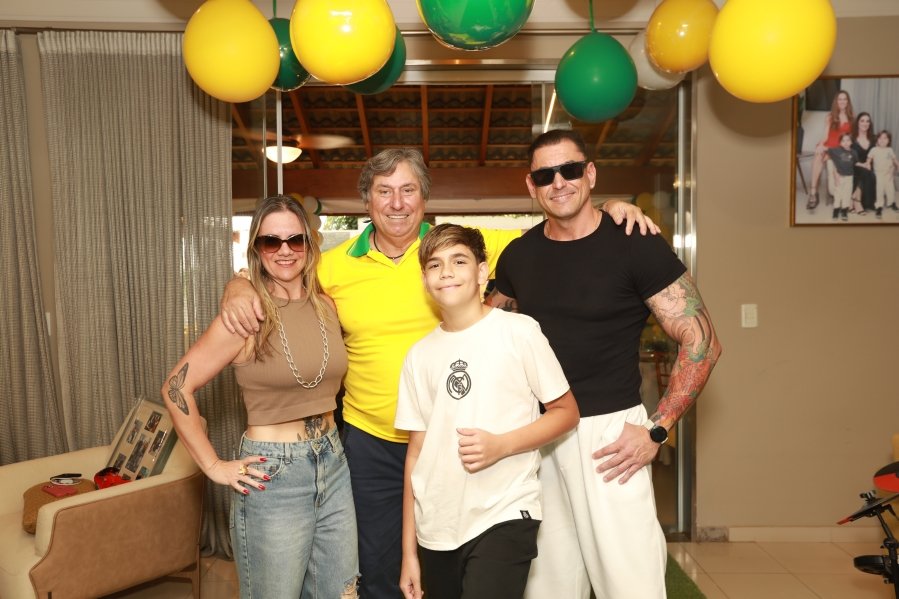 VERDE, AMARELO E MUITA ANIMAÇÃO MARCARAM A COMEMORAÇÃO DOS 66 ANOS DE LUIZ ANTÔNIO CAMPOS. - Eloisa Mattos