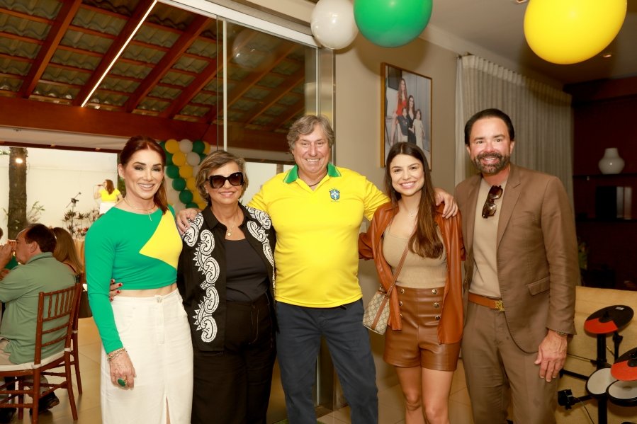 VERDE, AMARELO E MUITA ANIMAÇÃO MARCARAM A COMEMORAÇÃO DOS 66 ANOS DE LUIZ ANTÔNIO CAMPOS. - Eloisa Mattos