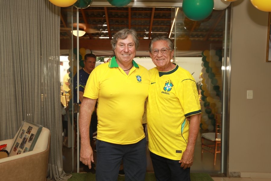 VERDE, AMARELO E MUITA ANIMAÇÃO MARCARAM A COMEMORAÇÃO DOS 66 ANOS DE LUIZ ANTÔNIO CAMPOS. - Eloisa Mattos