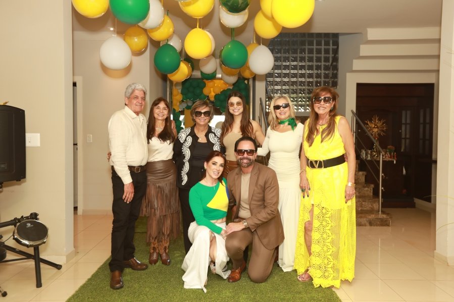 VERDE, AMARELO E MUITA ANIMAÇÃO MARCARAM A COMEMORAÇÃO DOS 66 ANOS DE LUIZ ANTÔNIO CAMPOS. - Eloisa Mattos