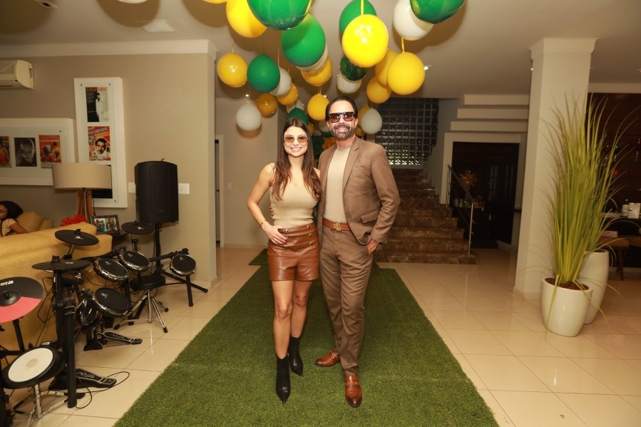 VERDE, AMARELO E MUITA ANIMAÇÃO MARCARAM A COMEMORAÇÃO DOS 66 ANOS DE LUIZ ANTÔNIO CAMPOS. - Eloisa Mattos