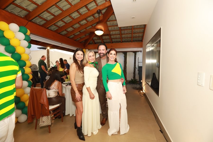 VERDE, AMARELO E MUITA ANIMAÇÃO MARCARAM A COMEMORAÇÃO DOS 66 ANOS DE LUIZ ANTÔNIO CAMPOS. - Eloisa Mattos