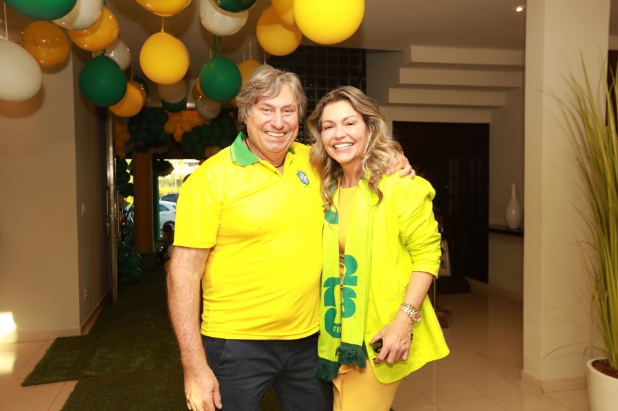 VERDE, AMARELO E MUITA ANIMAÇÃO MARCARAM A COMEMORAÇÃO DOS 66 ANOS DE LUIZ ANTÔNIO CAMPOS. - Eloisa Mattos