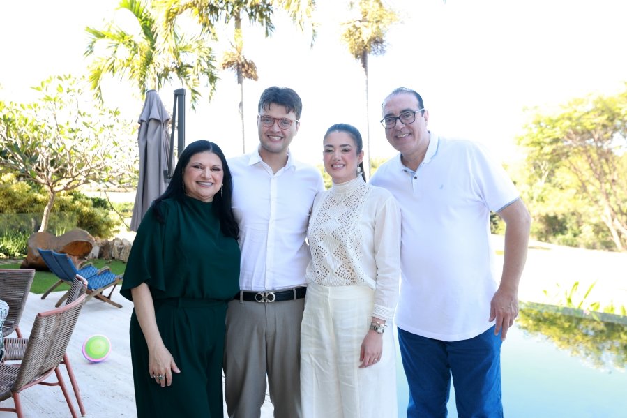 LEONARDO RECEBE O SACRAMENTO DO BATISMO EM MOMENTO DE FÉ E CELEBRAÇÃO FAMILIAR - Eloisa Mattos