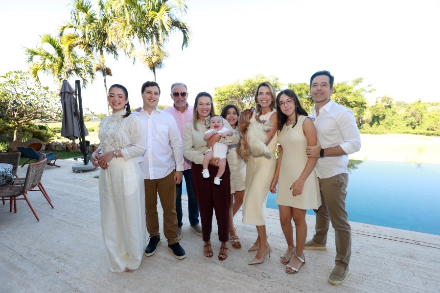 LEONARDO RECEBE O SACRAMENTO DO BATISMO EM MOMENTO DE FÉ E CELEBRAÇÃO FAMILIAR - Eloisa Mattos