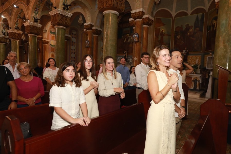 LEONARDO RECEBE O SACRAMENTO DO BATISMO EM MOMENTO DE FÉ E CELEBRAÇÃO FAMILIAR - Eloisa Mattos