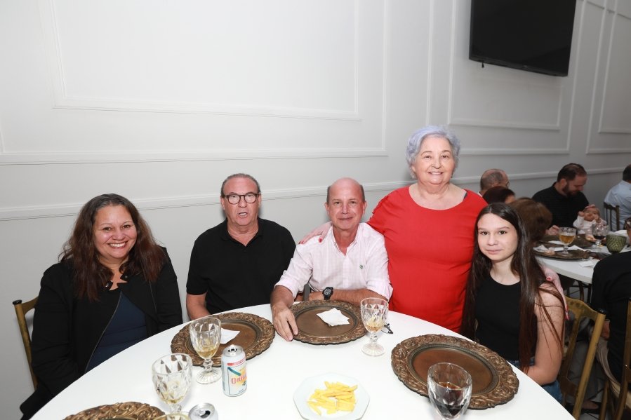 FÁTIMA QUINTILIANOS, SETE DÉCADAS DE ALEGRIA E MUITO AMOR - Eloisa Mattos