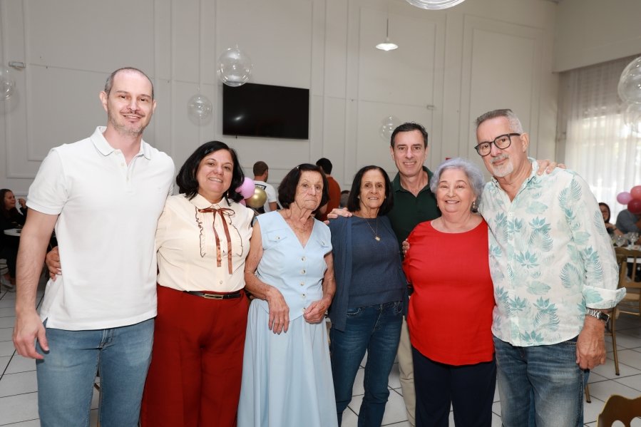 FÁTIMA QUINTILIANOS, SETE DÉCADAS DE ALEGRIA E MUITO AMOR - Eloisa Mattos