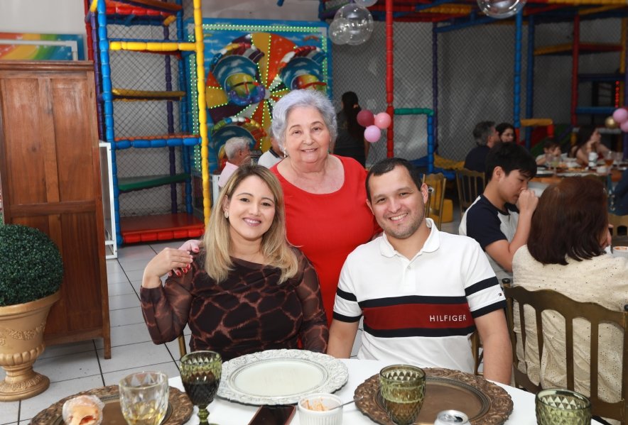 FÁTIMA QUINTILIANOS, SETE DÉCADAS DE ALEGRIA E MUITO AMOR - Eloisa Mattos