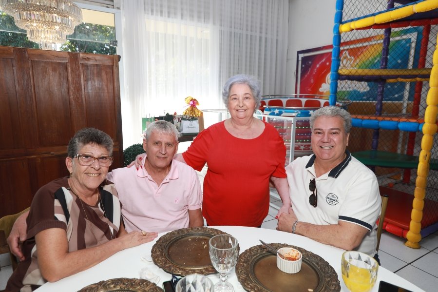 FÁTIMA QUINTILIANOS, SETE DÉCADAS DE ALEGRIA E MUITO AMOR - Eloisa Mattos