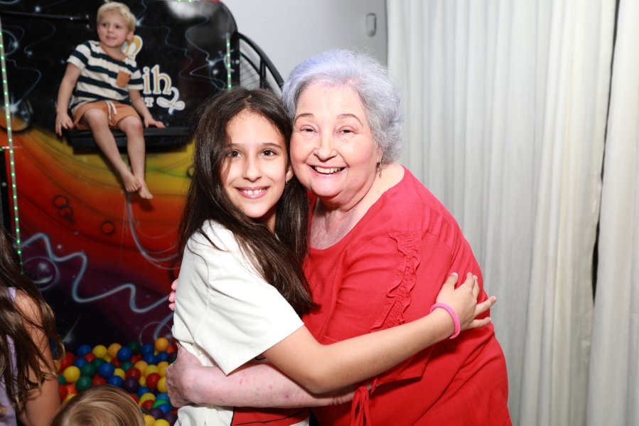 FÁTIMA QUINTILIANOS, SETE DÉCADAS DE ALEGRIA E MUITO AMOR - Eloisa Mattos
