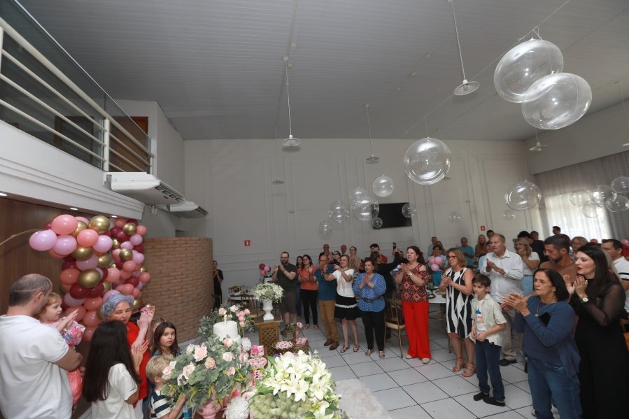 FÁTIMA QUINTILIANOS, SETE DÉCADAS DE ALEGRIA E MUITO AMOR - Eloisa Mattos