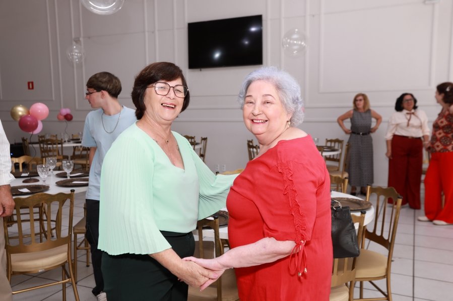 FÁTIMA QUINTILIANOS, SETE DÉCADAS DE ALEGRIA E MUITO AMOR - Eloisa Mattos