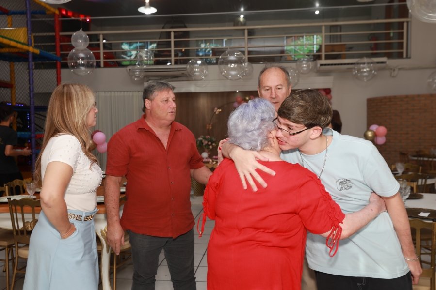 FÁTIMA QUINTILIANOS, SETE DÉCADAS DE ALEGRIA E MUITO AMOR - Eloisa Mattos