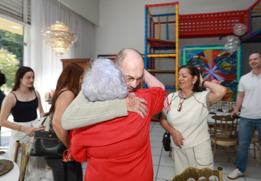 FÁTIMA QUINTILIANOS, SETE DÉCADAS DE ALEGRIA E MUITO AMOR - Eloisa Mattos