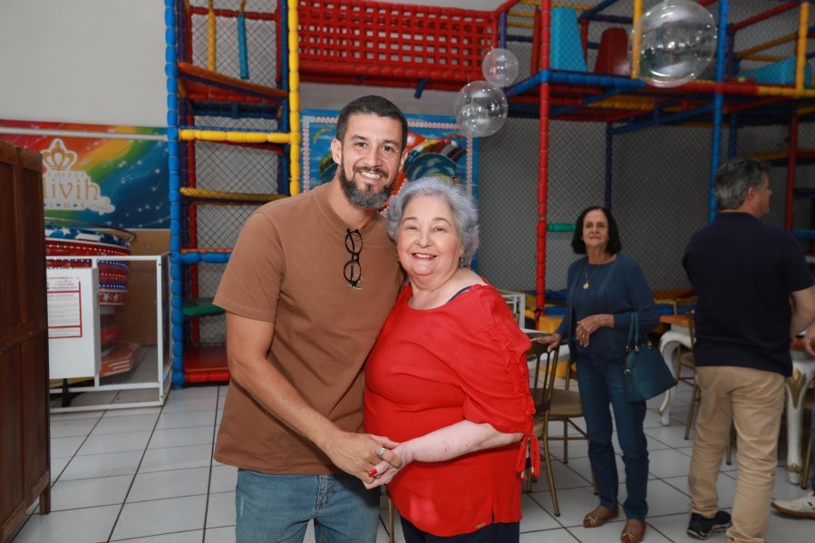 FÁTIMA QUINTILIANOS, SETE DÉCADAS DE ALEGRIA E MUITO AMOR - Eloisa Mattos