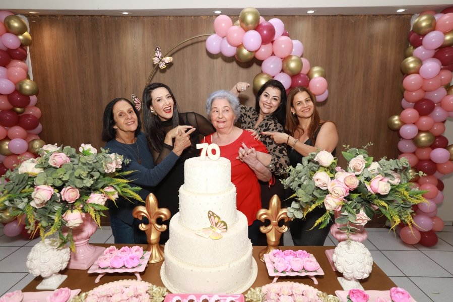 FÁTIMA QUINTILIANOS, SETE DÉCADAS DE ALEGRIA E MUITO AMOR - Eloisa Mattos