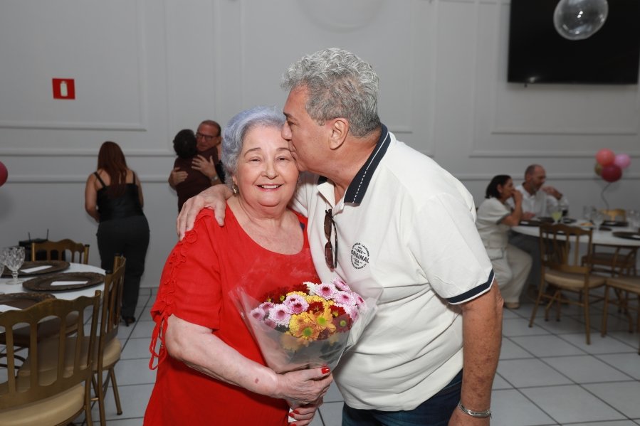 FÁTIMA QUINTILIANOS, SETE DÉCADAS DE ALEGRIA E MUITO AMOR - Eloisa Mattos