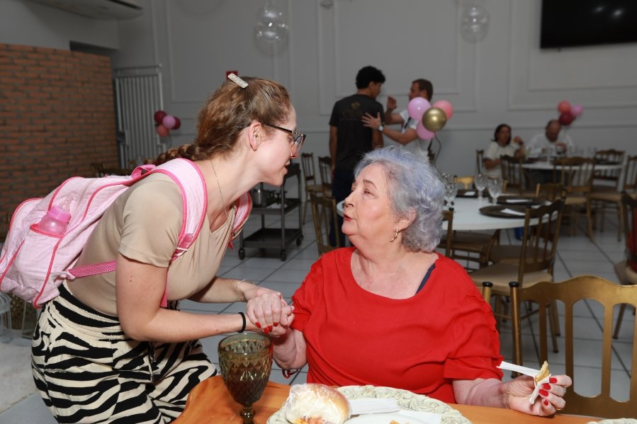 FÁTIMA QUINTILIANOS, SETE DÉCADAS DE ALEGRIA E MUITO AMOR - Eloisa Mattos