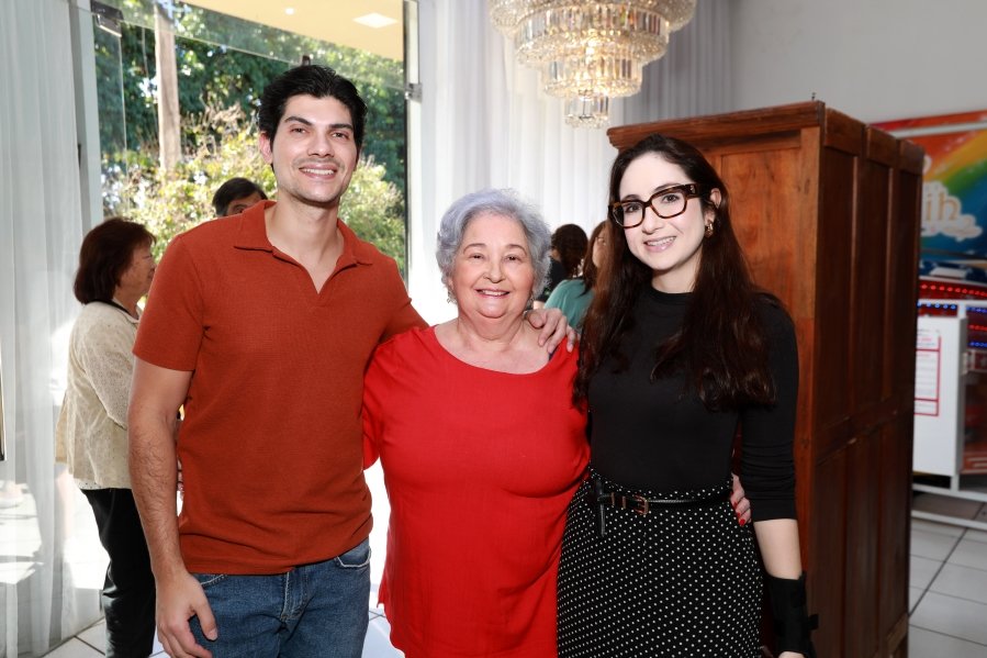 FÁTIMA QUINTILIANOS, SETE DÉCADAS DE ALEGRIA E MUITO AMOR - Eloisa Mattos