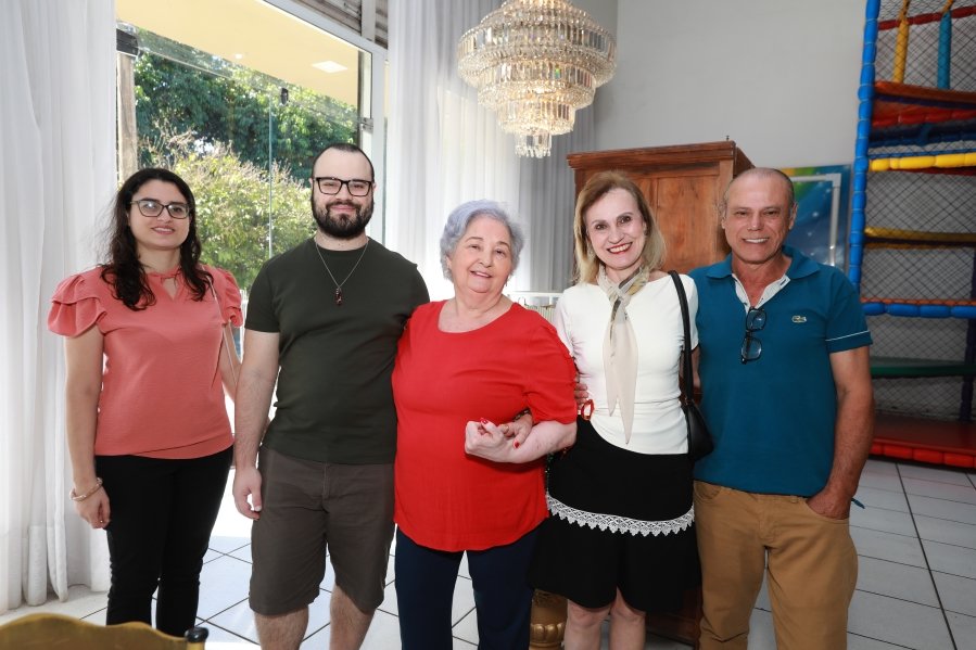 FÁTIMA QUINTILIANOS, SETE DÉCADAS DE ALEGRIA E MUITO AMOR - Eloisa Mattos