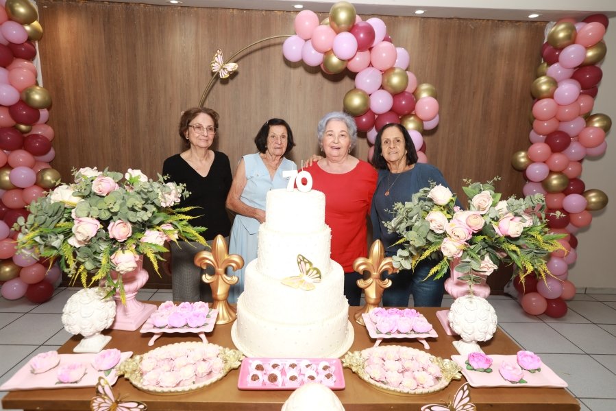 FÁTIMA QUINTILIANOS, SETE DÉCADAS DE ALEGRIA E MUITO AMOR - Eloisa Mattos